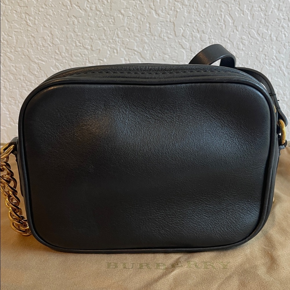 Authentic Burberry Chain Link Camera Crossbody - Picture 7 of 14
